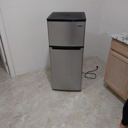 Magic Chef Fridge Send Offers