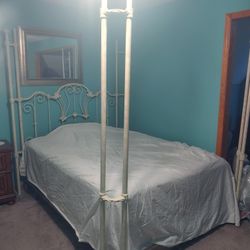 Vintage (90s) Queen Princess Metal Canopy Bed Frame (Bed Additional) 