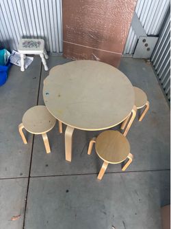 Kids table and stools set