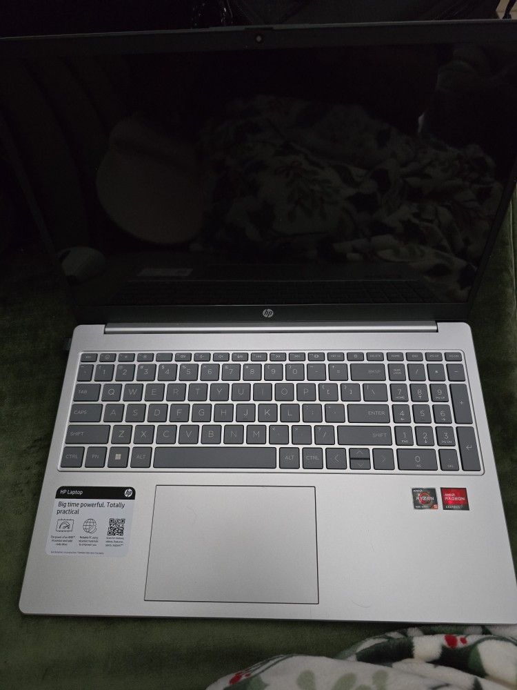 HP - 15.6" Touch-Screen Laptop - AMD Ryzen 5 - 8GB Memory - 512GB SSD - Natural Silver