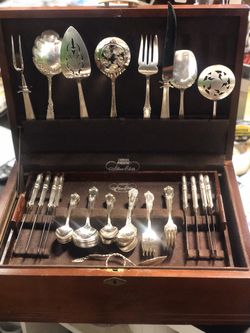 1953 WM Rogers Silverware inside Eureka Pacific silver cloth box!