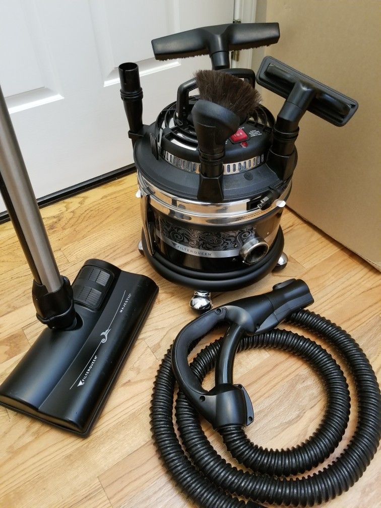 NEW cond FILTER QUEEN 360SS VACUUM WITH COMPLETE ATTACHMENTS , AMAZING POWER SUCTION , WORKS EXCELLENT , IN THE BOX