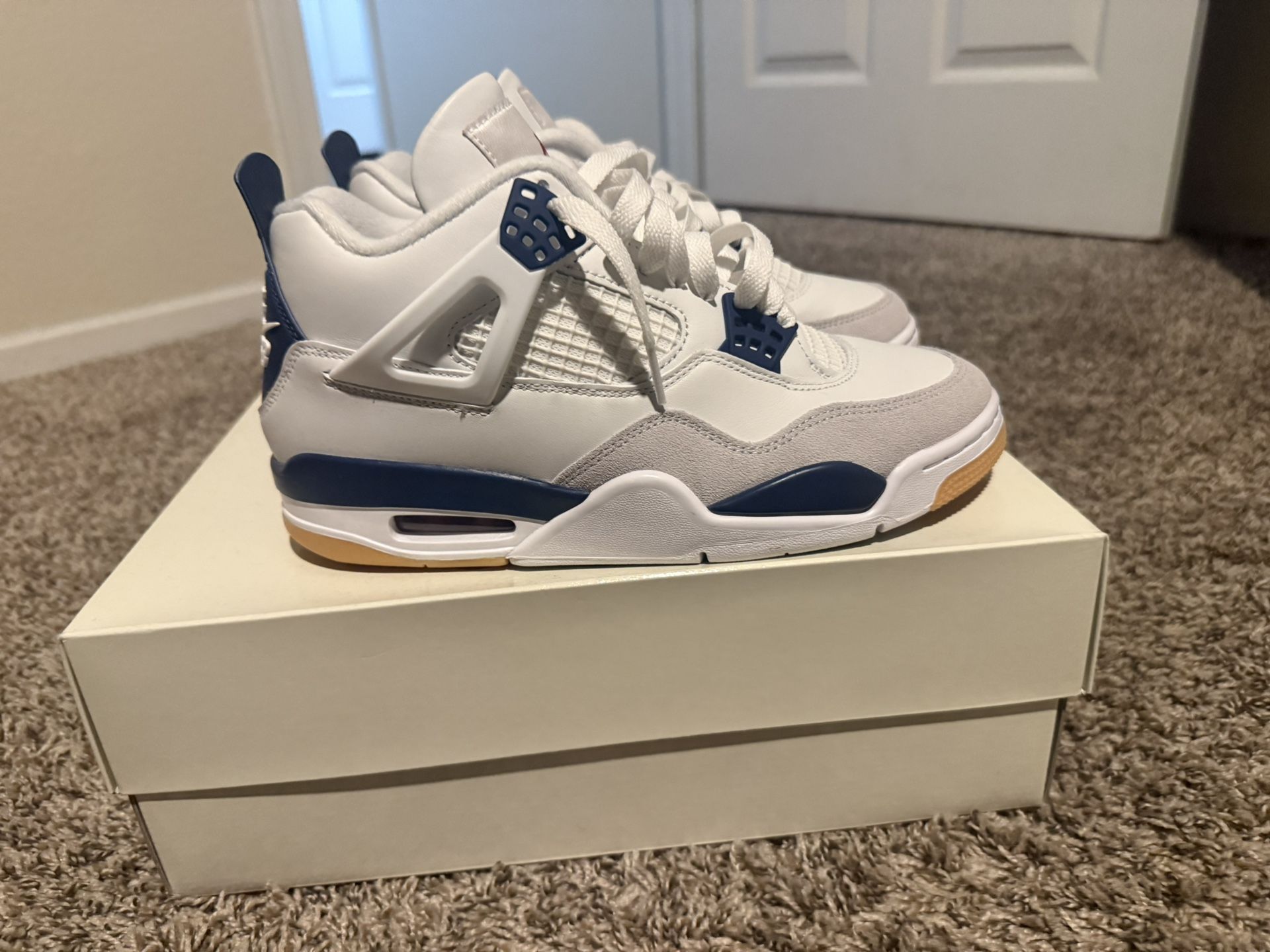 Jordan 4 SB Navy Size 7M