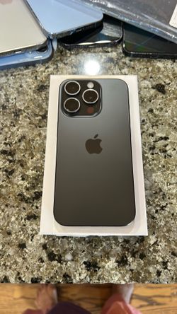 iPhone 15 pro one tb unlocked 87 percentage battery