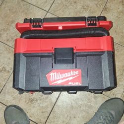Milwaukee Vacuum 
