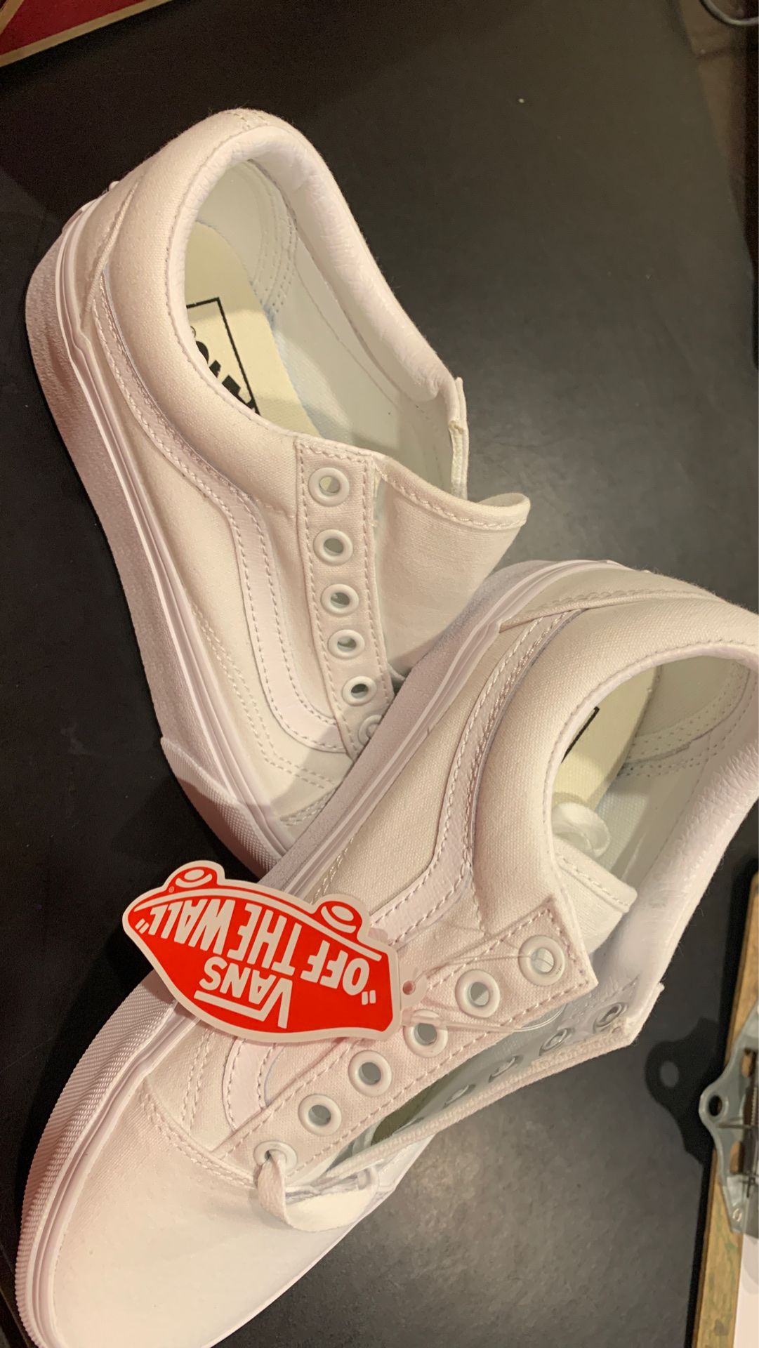 New Vans white shoes size 6.5 women/ size 5 Men’s /