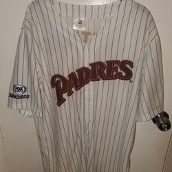 Padres Shirt Santiago 9 Throwback . Like New.