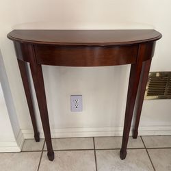 Pretty Console Table - 29 ½x11x29”