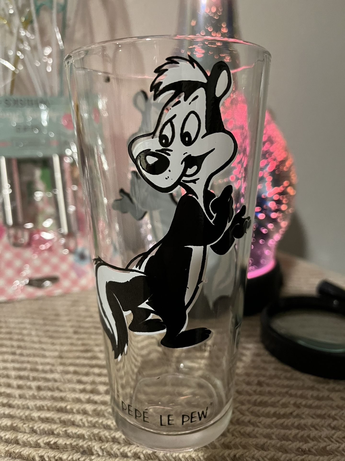Vintage 1973 Pepe Le Pew Skunk. Pepsi Collection Looney Tones Glass