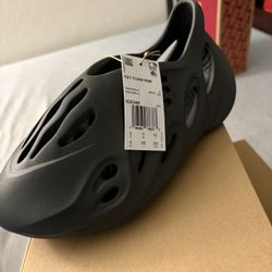 Adidas Yeezy Foam RNR Carbon