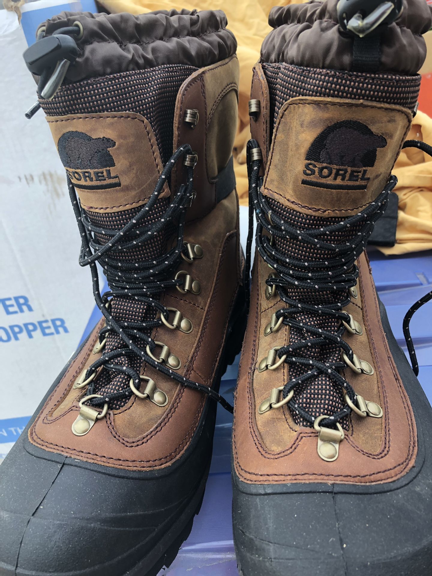 NEW Sorel winter boots size 12
