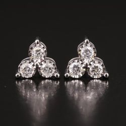 10k 0.36 Ctw Diamond Earrings 