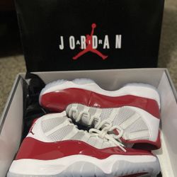 Air Jordan 11 Cherry