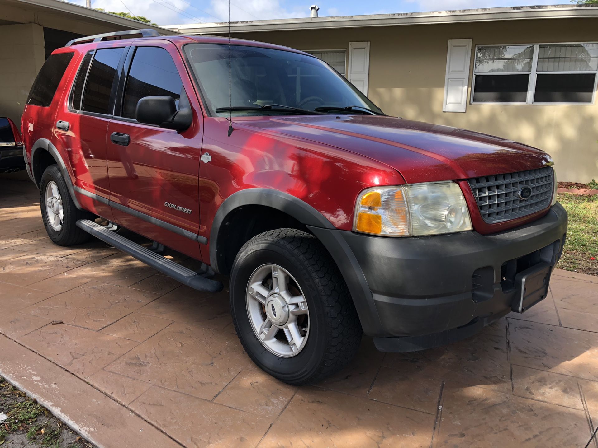 2004 Ford Explorer... ice cold AC