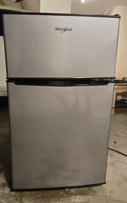 Whirlpool 3.1 cu. ft. Double-Door Mini Fridge / Freezer
