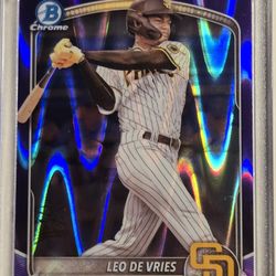 Bowman Chrome Leo De Vries San Diego Padres Baseball Card Purple Ray Wave 77/250