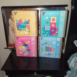 Brand New Connetix Magnetic Building Sqaures 