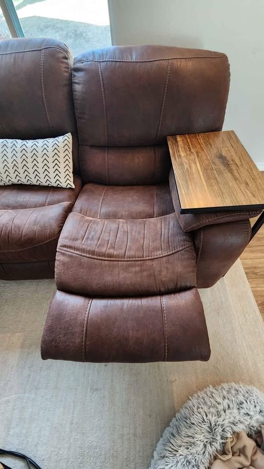 Cindy Crawford’s Reclining sofa & Love Seat 