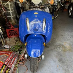 2008 Motobravo Paparazzi Scooter 150 CC Needs Some Work