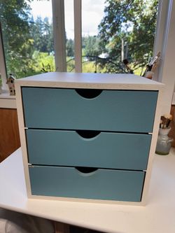 Sturdy wooden drawers-set of 2
