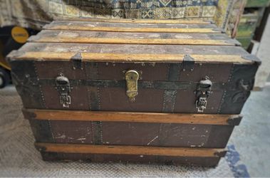 Antique/Vintage Steamer Trunk with Leather Handles and Brass Latches