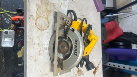 Skill saw dewalt