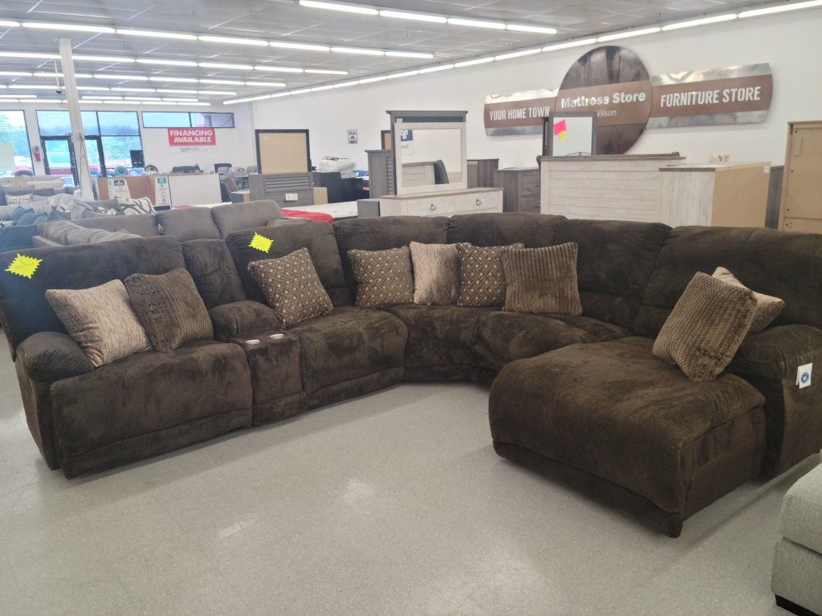 Made In The USA ๐บ๐ธ Sectional