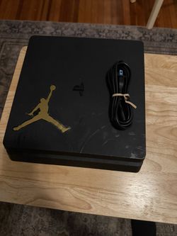 PlayStation 4 Slim 1TB Console