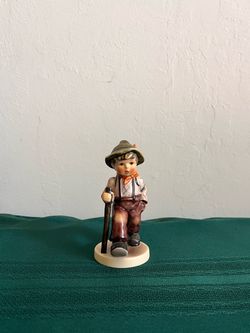 Vintage Goebel Hummel #562 “Grandpa’s Boy” Figurine