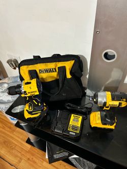 Juego de herramientas Dewalt taladro nuevo Impac, seminuevo, baterías nuevas bolsa todo funciona muy bien