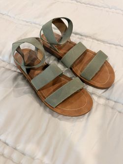 9.5 Olive Green Women’s Sandals