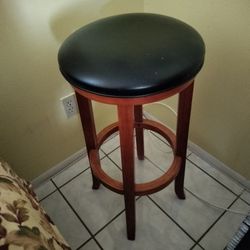 1 Bar Or Counter Stool