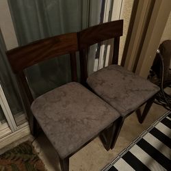 Free chairs ( set of 4)