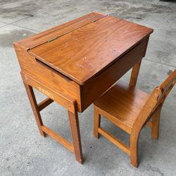Wood Kid’s Desk and chair