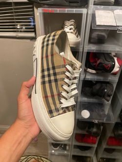 Burbary shoes size 10 or 9/5