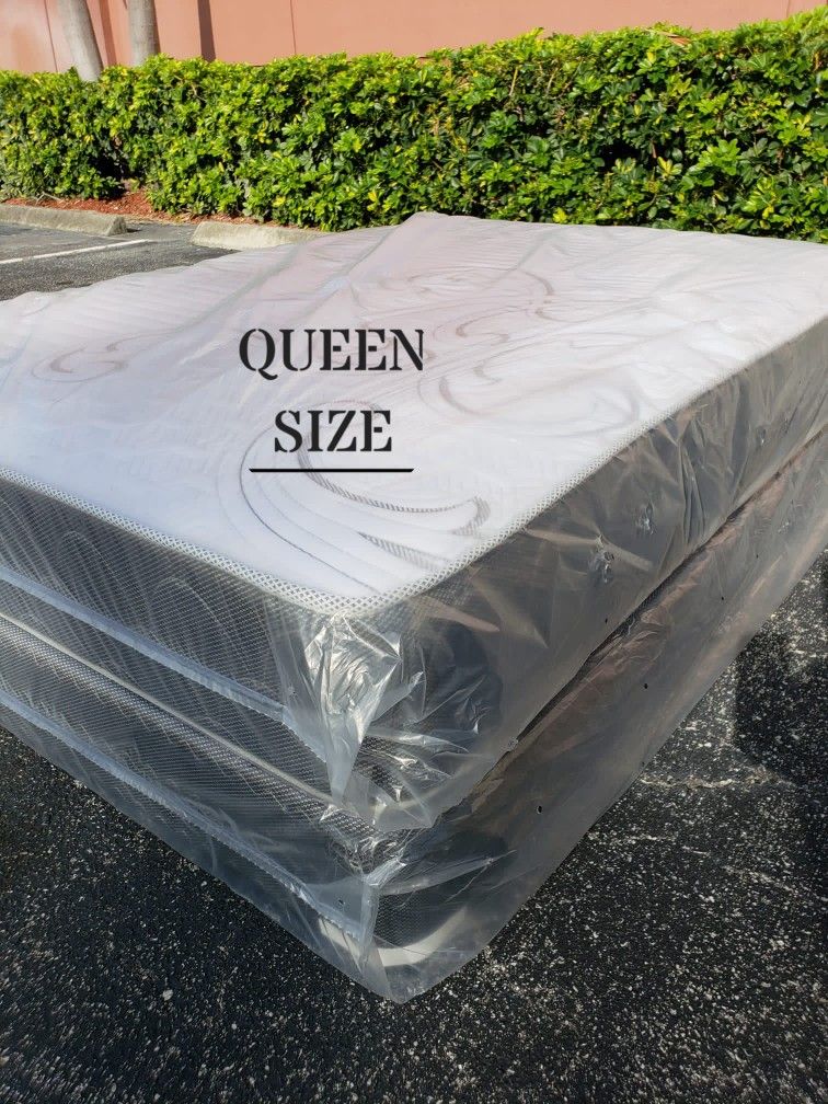 NEW QUEEN SIZE MATTRESS AND BOX SPRING - 2PC