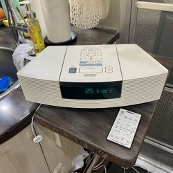 Bose Wave Radio / CD With Remote Make A Offer
