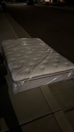 Free Queen Mattress curb pickup