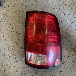 Short Bed Liner And Cover, Passenger rear tail Light  2017 Dodge Ram 2500
