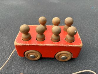 Vintage Creative Playthings Wooden Bus Pull Toy with Peg Figures People 7” long and 4” wide