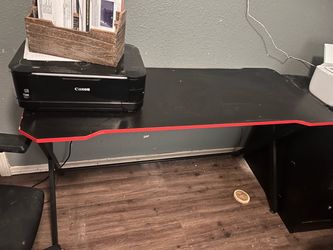 Desk red and black