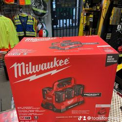 Milwaukee M18 18V Lithium-Ion PACKOUT 6-Port Rapid Charger. $249