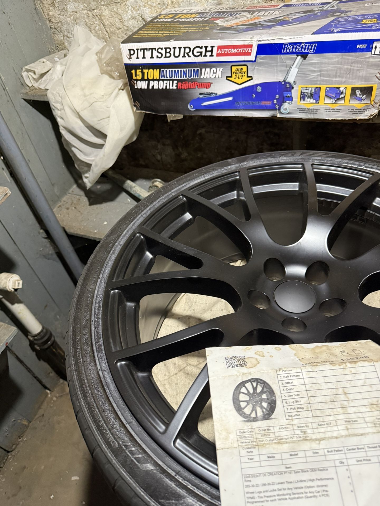 Hellcat Replica 22in Offset Rims And Tires