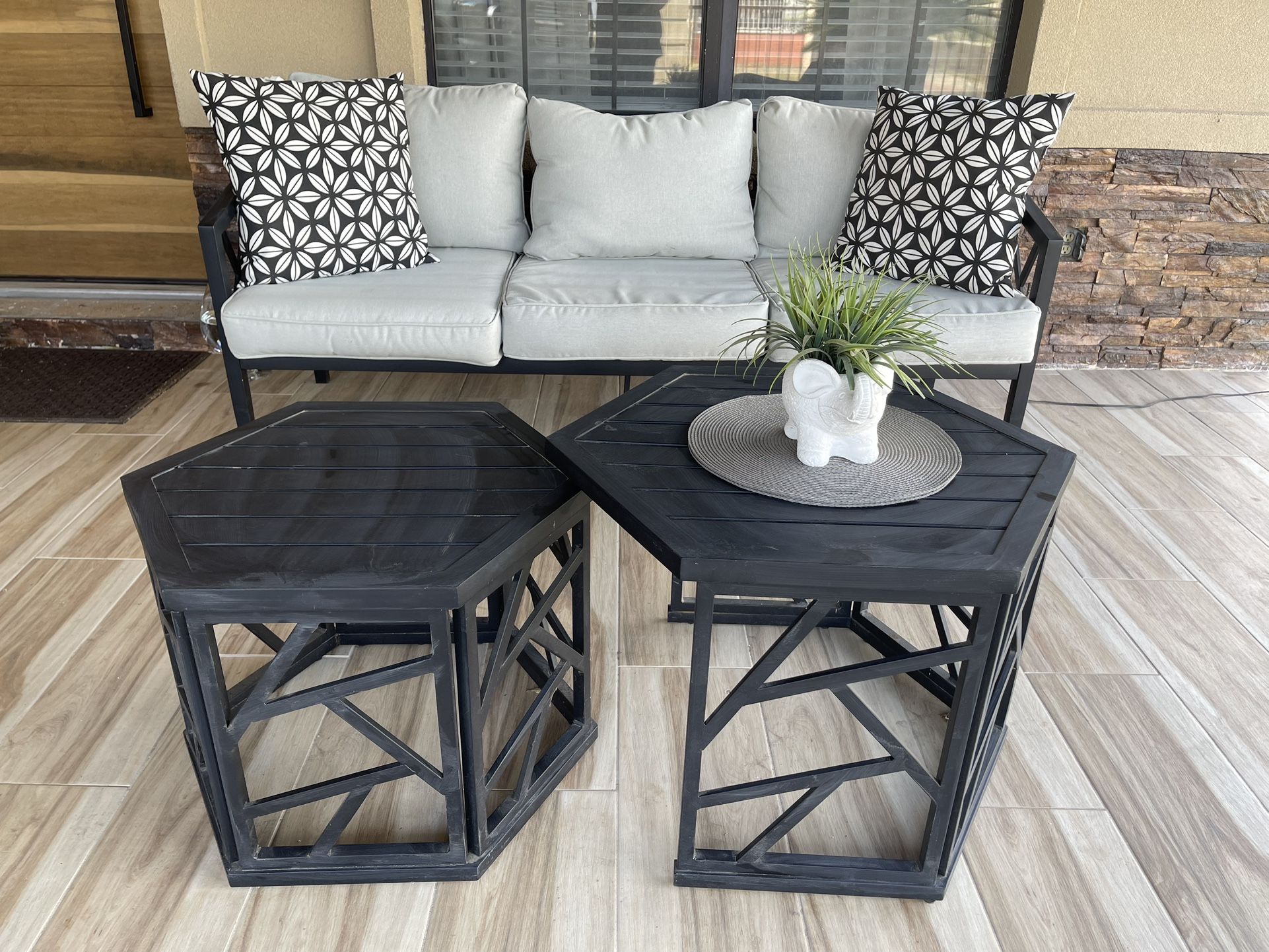 5-pc Outdoor Black Modern Sofa With 2 Single Chairs And 2 Tables.