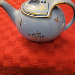 Vintage Hall China 6 Cup Teapot 