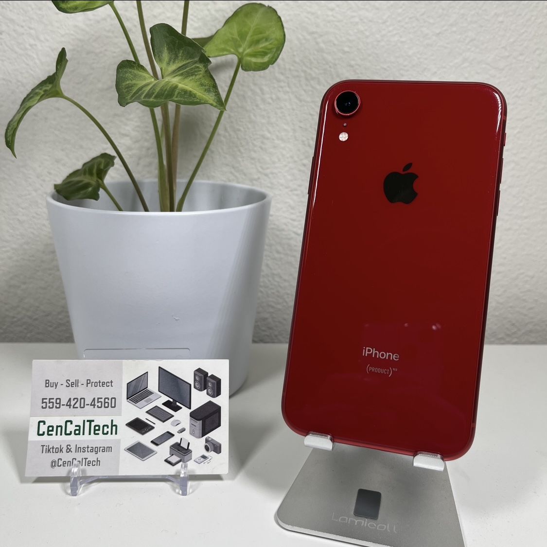 iPhone XR 64gb Cricket Carrier Only 82% 🔋 Health In Very Good Condition