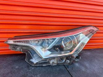 2017 2018 2019 Toyota C-HR CHR Headlight Left LH Driver Halogen OEM