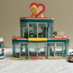 Lego Friends Heartlake City Hospital(retired product)