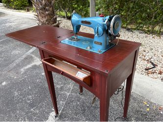 Vintage Deluxe Homemaker Sewing Machine & Table