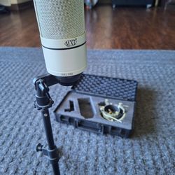 MXL condenser Microphone, Tripod, Case. 50$